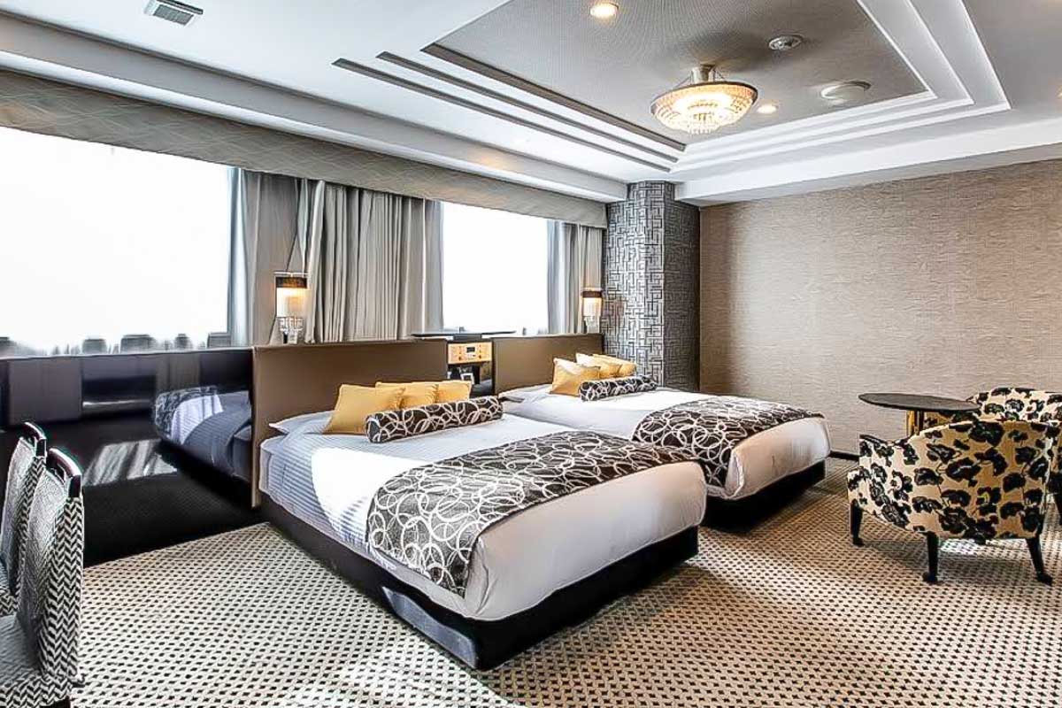 APA Hotel & Resort Midosuji Hommachi Eki Tower in Osaka Japan