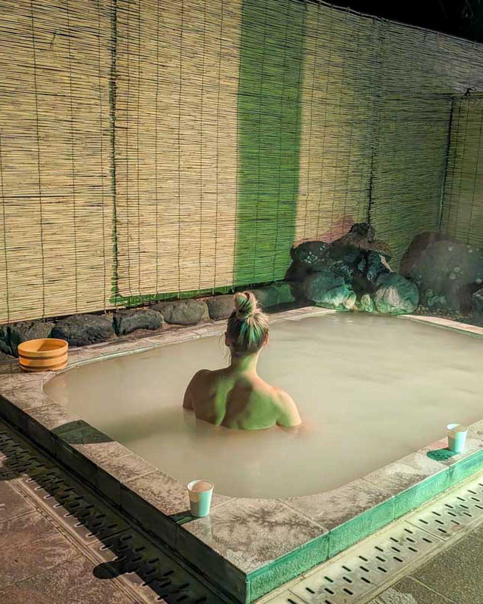 Bailey-soaks-in-an-Onsen-in-Hakone-Japan