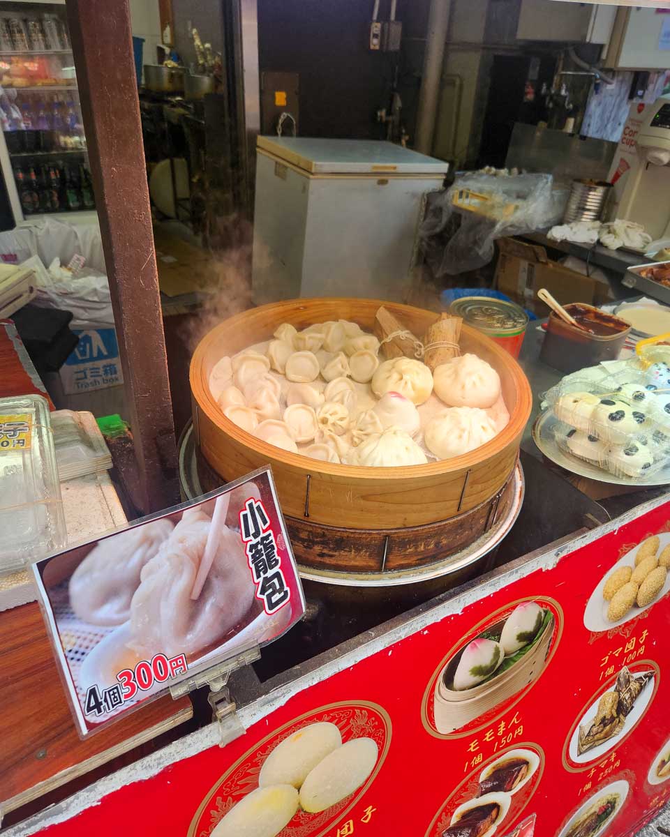 Food for sale dumplings and restaurants in Chinatown Kobe Japan (2)