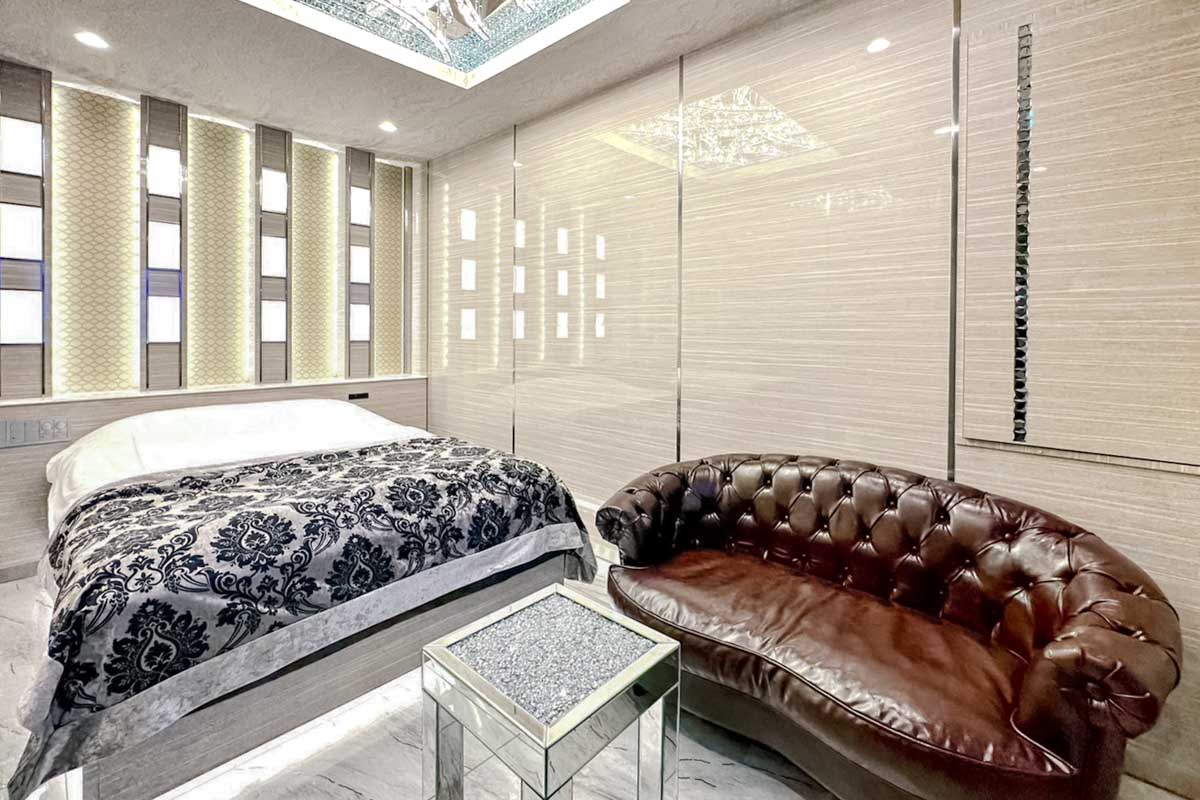 Hotel QUEEN ANNEX in Tokyo Japan