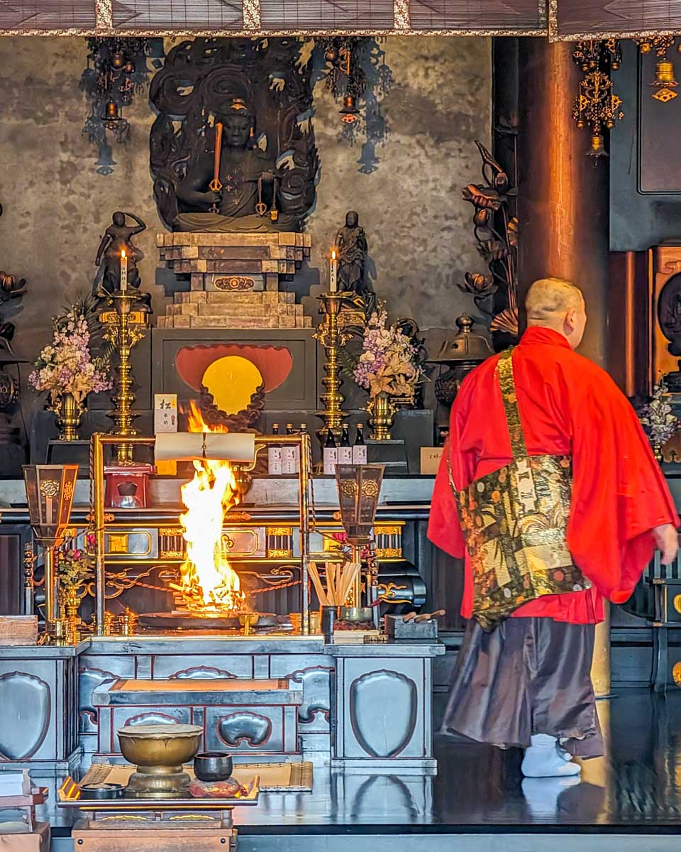 Zenkoji-Temple-ceremony-Japan Nagano