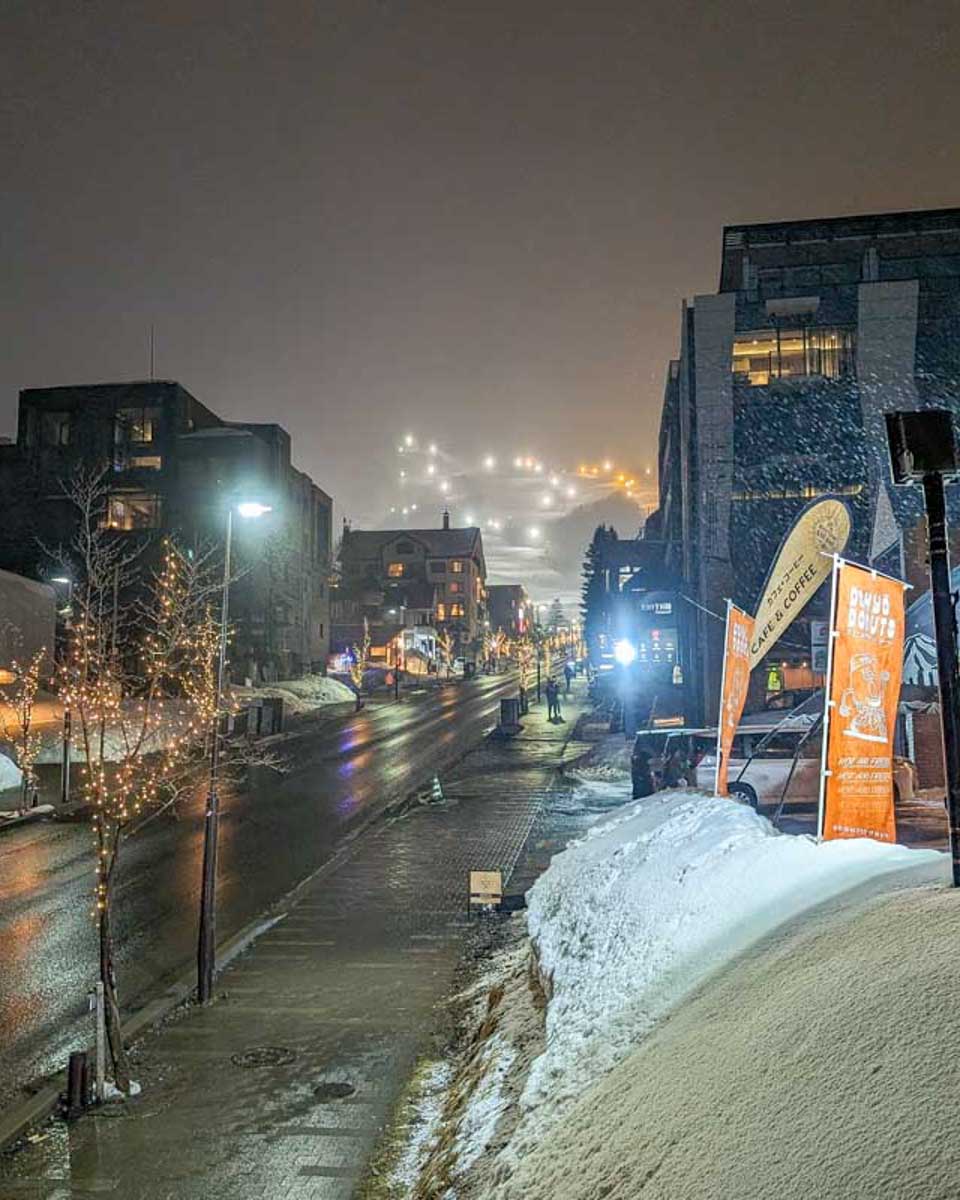 The-town-of-Grand-Hirafu-Niseko-at-night