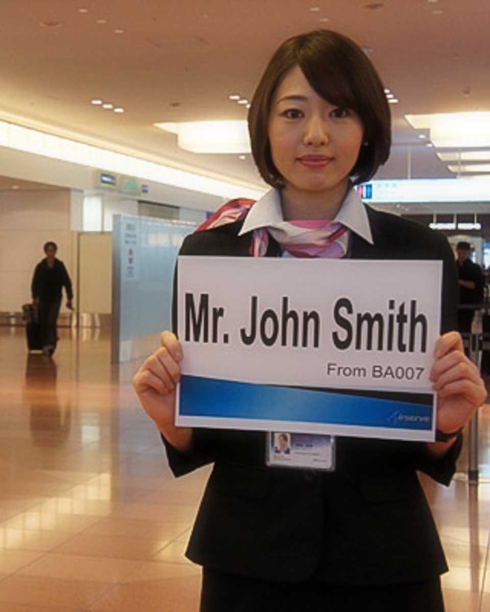 A woman meets a passenger using the JR Pass meet and greet seervice