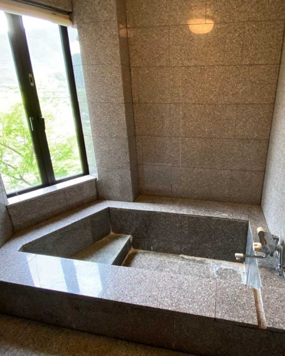 Auberge Mermaid in Lake Kawaguchi Japan 1