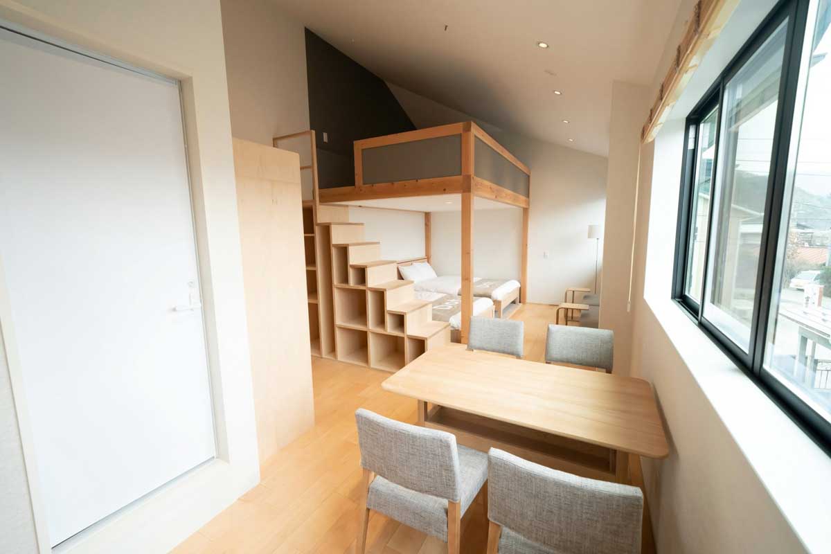 Dot Hostel&Bar in Lake Kawaguchi Japan