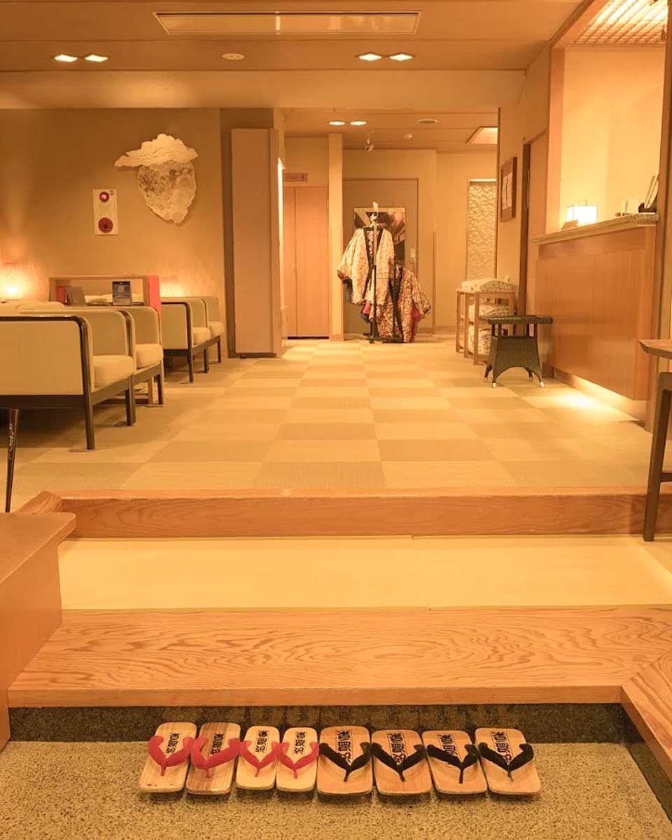 Entrance of Suminoyu Ryokan in Nagano copy