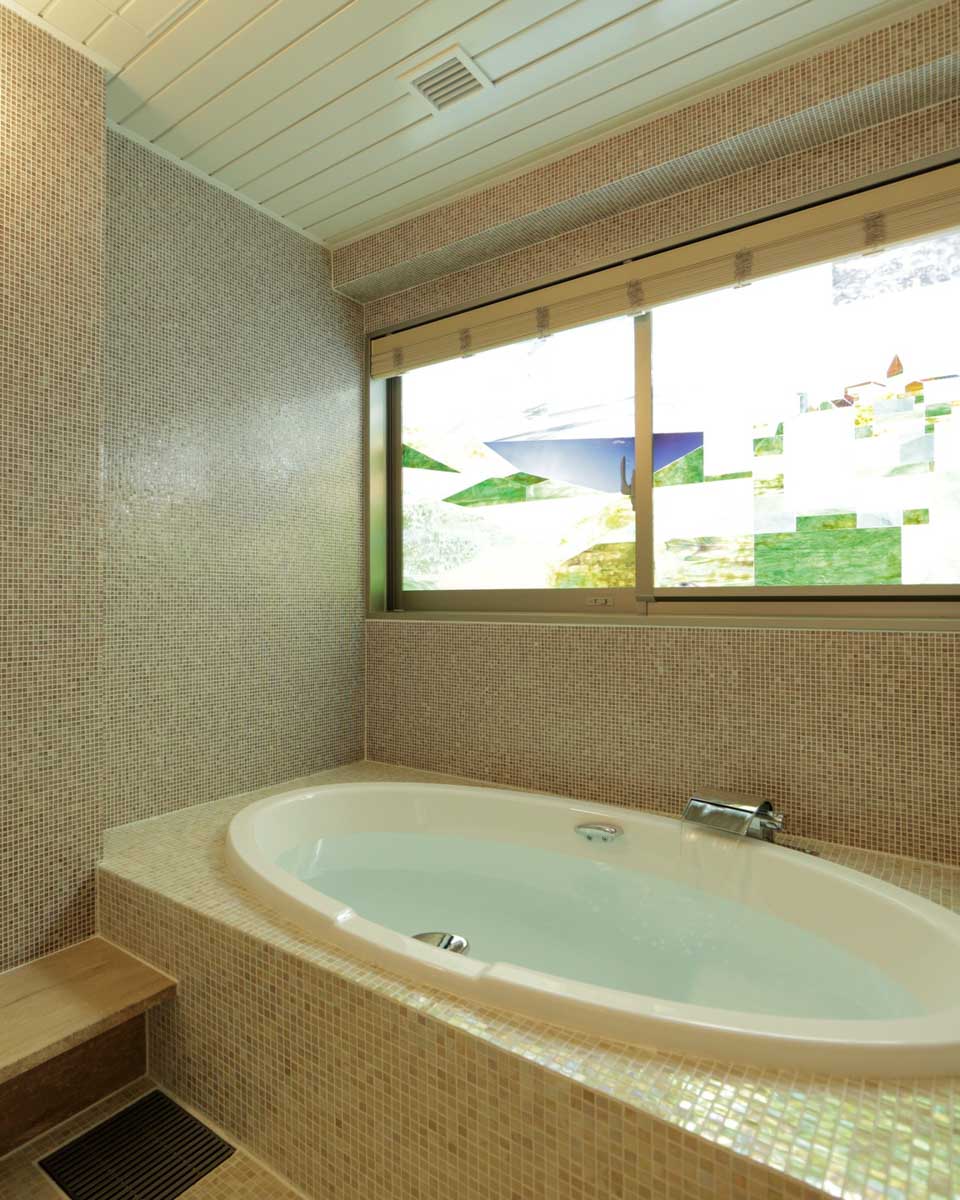 La Vista Fujikawaguchiko in Lake Kawaguchi Japan (2)