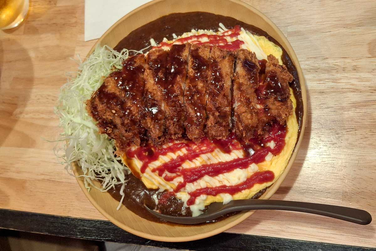 Omurice eaten at Omicho Market in Kanazawa Japan (1)