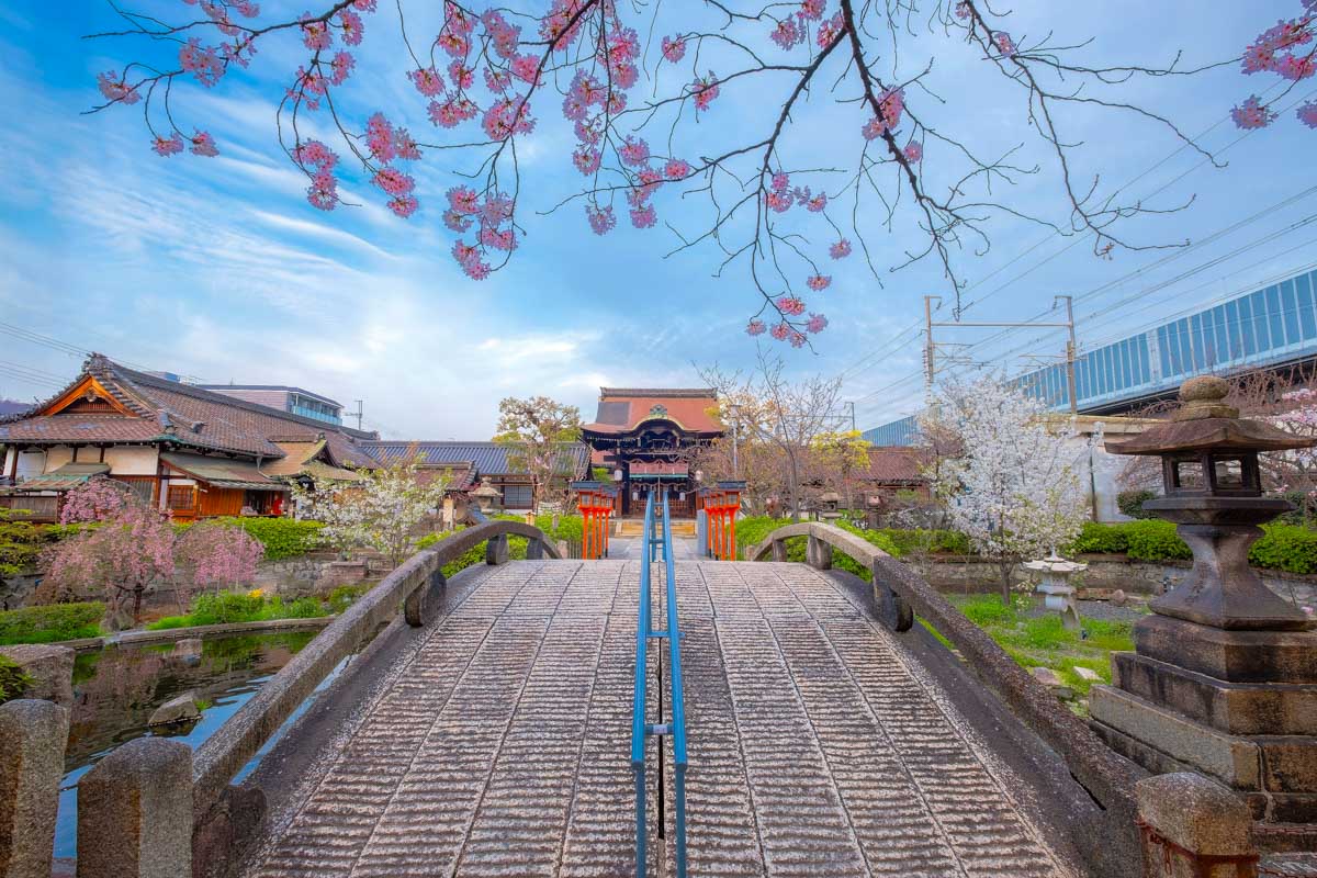View of the Higashi Hongan-ji Temple in Kyoto, Japan