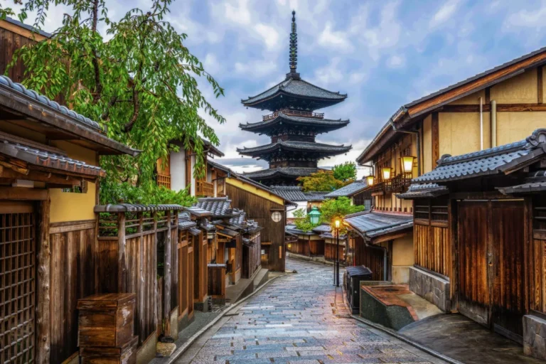 Yasaka Pagoda and Sannen Zaka Street in Kyoto, Japan