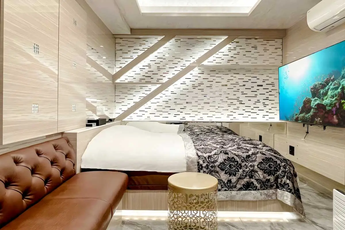 Hotel QUEEN ANNEX in Tokyo Japan
