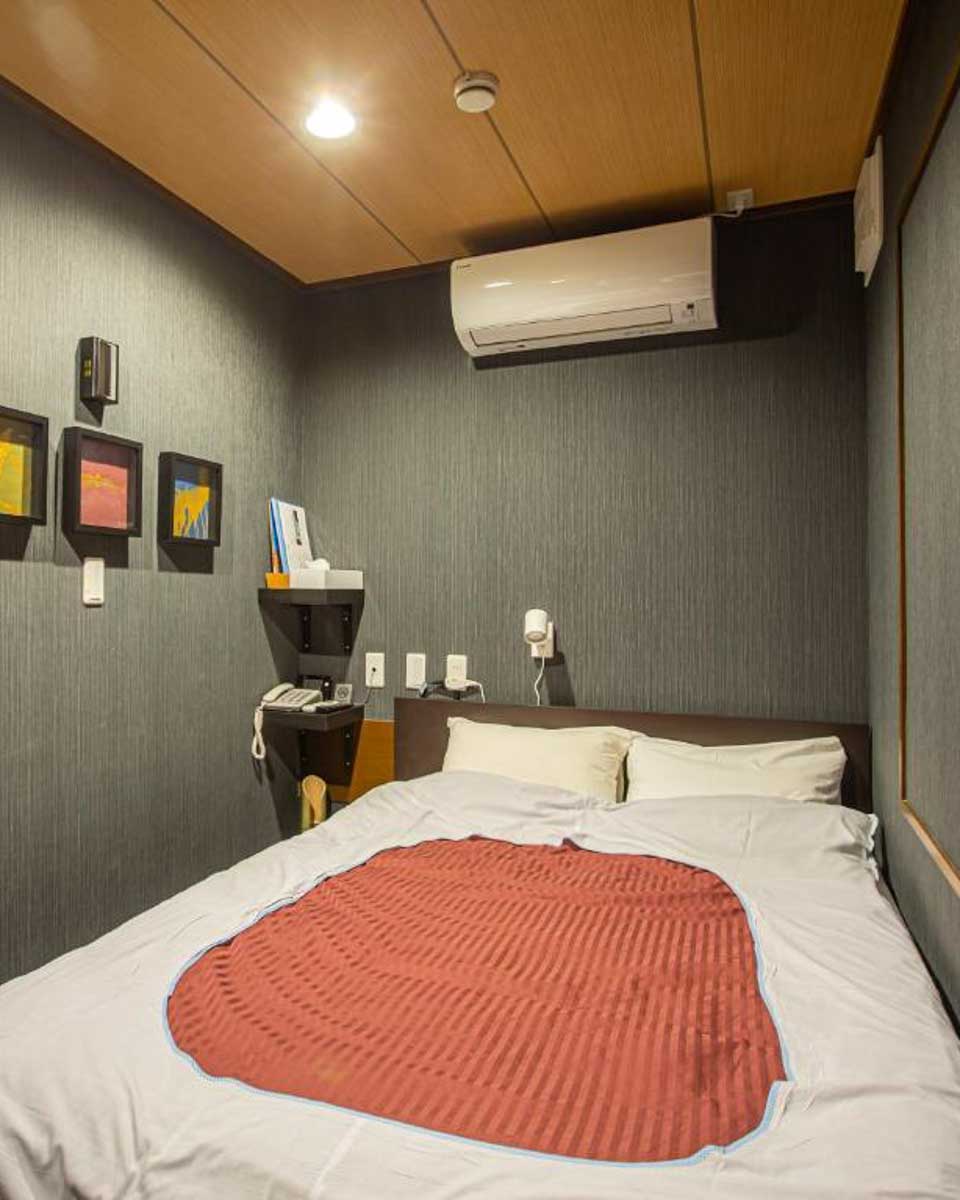 Kaneyoshi Ryokan in Osaka Japan 1