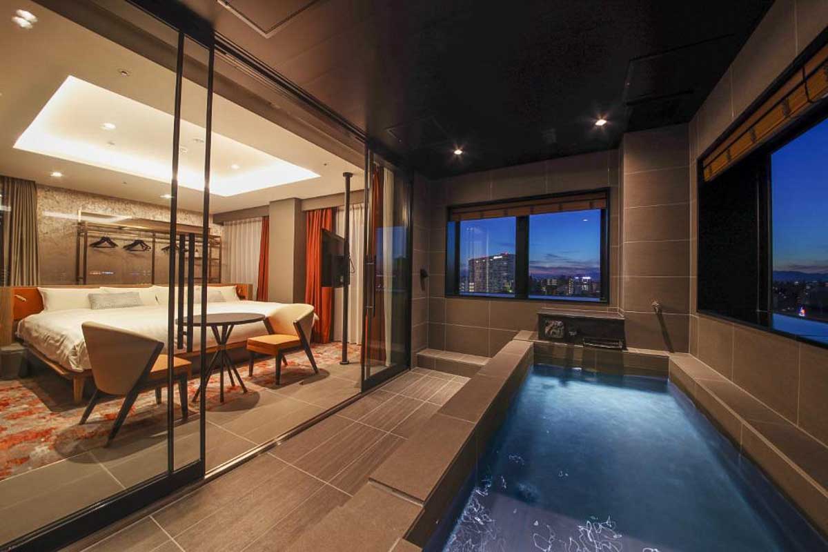 Spa World HOTEL&RESORT in Osaka Japan