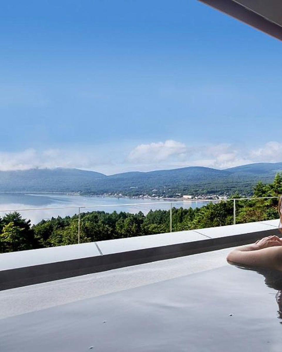 Hotel Mt. Fuji in Lake Yamanakako Japan 1