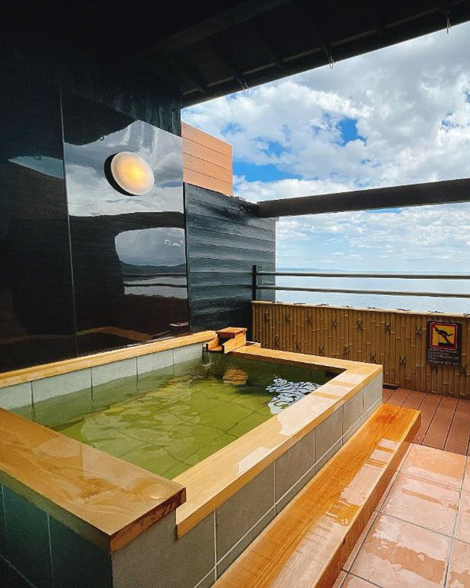 Tenku Yubo Seikaiso in Beppu Japan 1