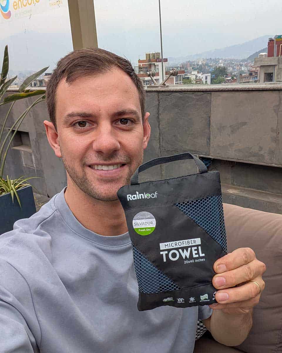 Daniel-holds-a-Rainleaf-microfiber-towel-2