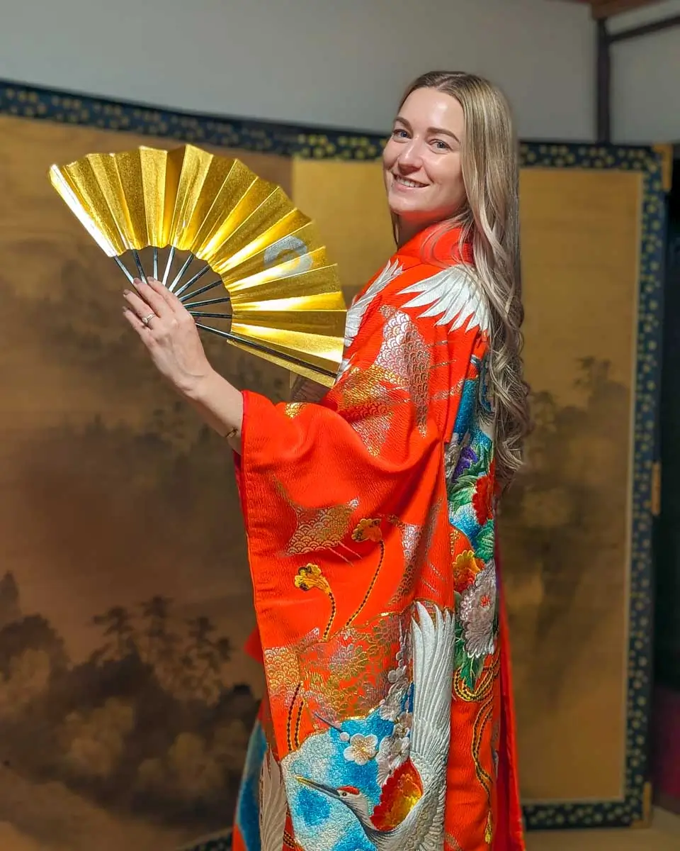 Bailey wears a kimono in Nikko Japan (4)