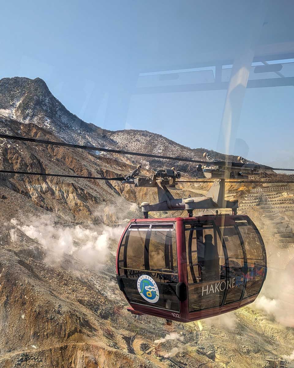The-Komagatake-Ropeway-with-gondola-over-the-volcanic-valley-Hakone-Japan-on a tour from Tokyo